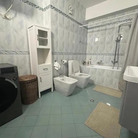 Apartment Cozy In Blloku Area Tirana
